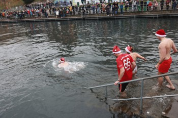 025a1465 chlausschwimmen zueri dwy web