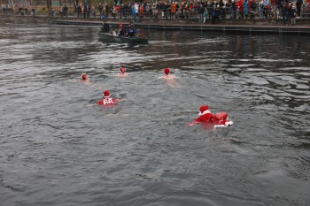 025a1481 chlausschwimmen zueri dwy web