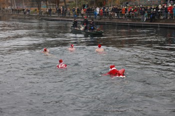 025a1484 chlausschwimmen zueri dwy web