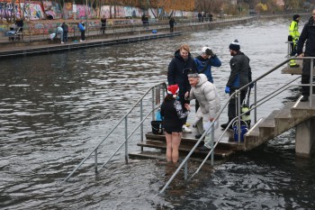 025a1496 chlausschwimmen zueri dwy web