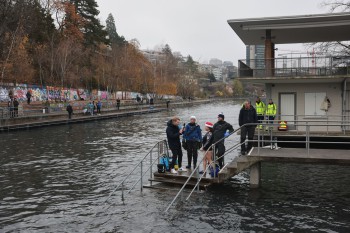 025a1503 chlausschwimmen zueri dwy web