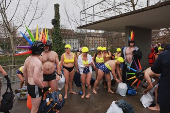 025a1571 chlausschwimmen zueri dwy web