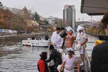 025a1656 chlausschwimmen zueri dwy web