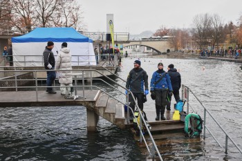 025a1723 chlausschwimmen zueri dwy web