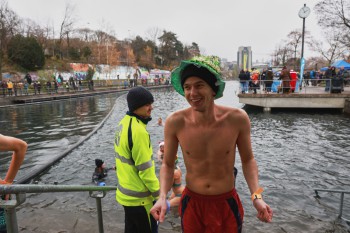 025a1730 chlausschwimmen zueri dwy web