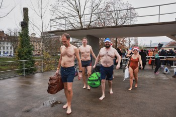 025a1812 chlausschwimmen zueri dwy web