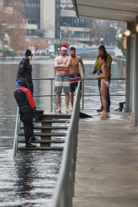 025a1856 chlausschwimmen zueri dwy web