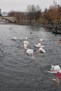 025a1969 chlausschwimmen zueri dwy web