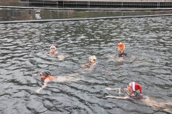 025a2044 chlausschwimmen zueri dwy web