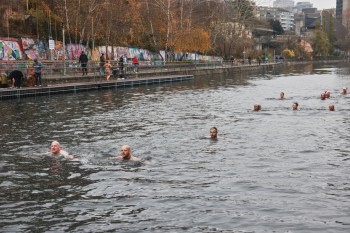 025a2061 chlausschwimmen zueri dwy web