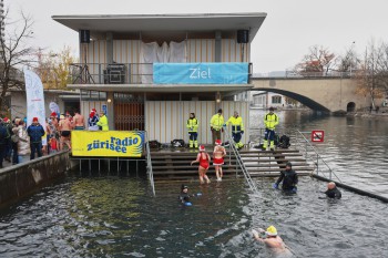 025a2132 chlausschwimmen zueri dwy web